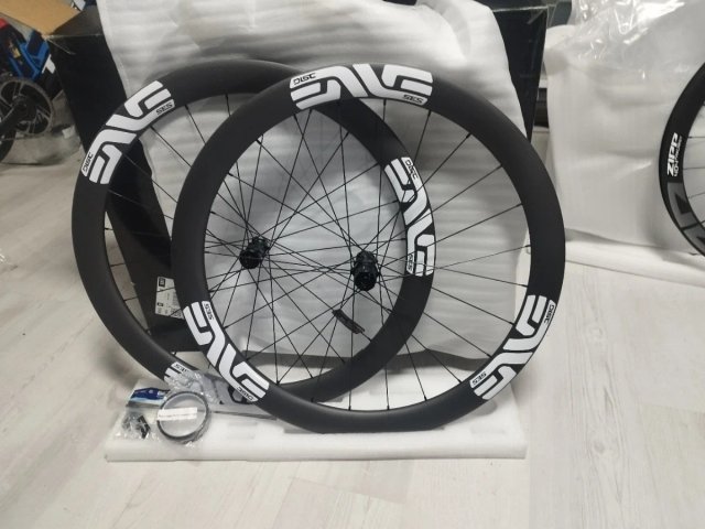 Ruedas carbono 45mm Tubeless