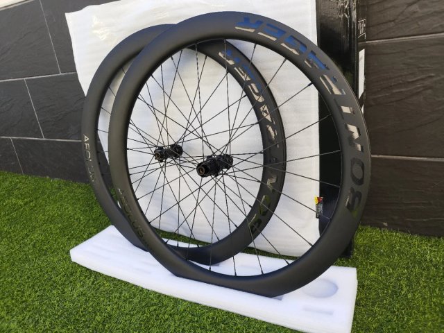 Ruedas carbono 45mm Tubeless