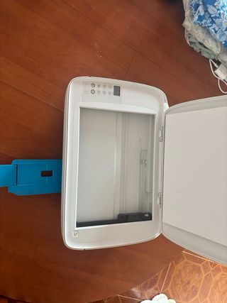Impresora HP Deskjet Blanca y Azul