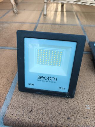 4 Proyectores LED SECOM 30W IP65