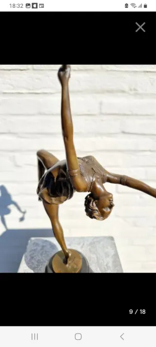 Figura de bronce bailarina