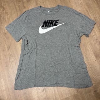 Camiseta Nike Gris