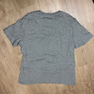 Camiseta Nike Gris