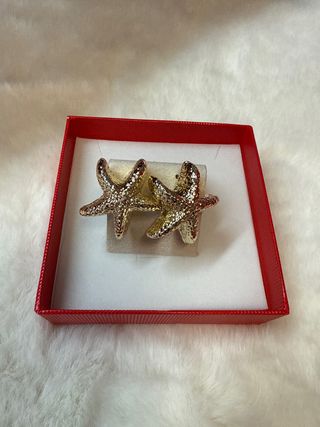 Pendientes de estrella de mar laminados 14k
