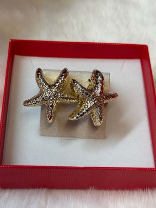 Pendientes de estrella de mar laminados 14k