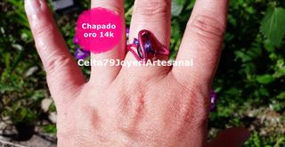 Anillo chapado oro 14k con piedras moradas