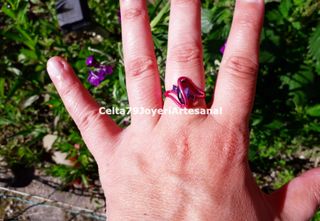 Anillo chapado oro 14k con piedras moradas