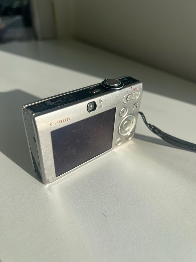 Canon Ixus 85 IS Plata