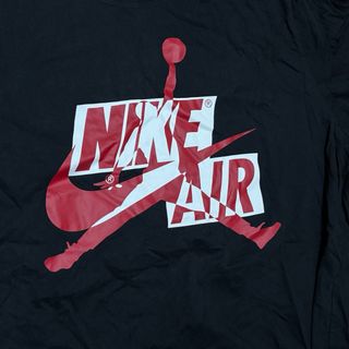Camiseta Jordan Negra y Roja
