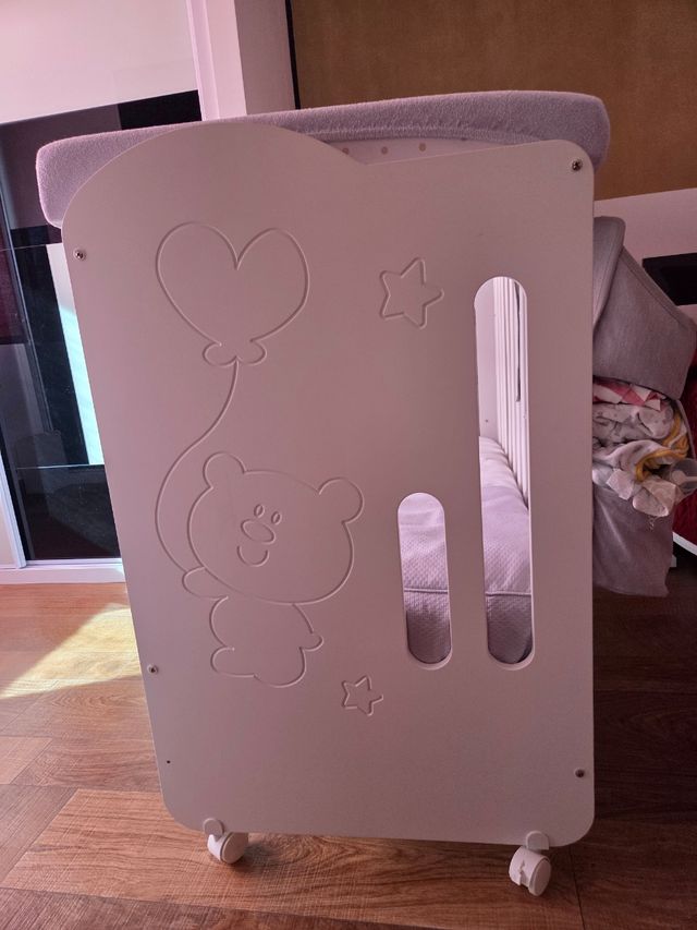 Cuna con cambiador y colchón