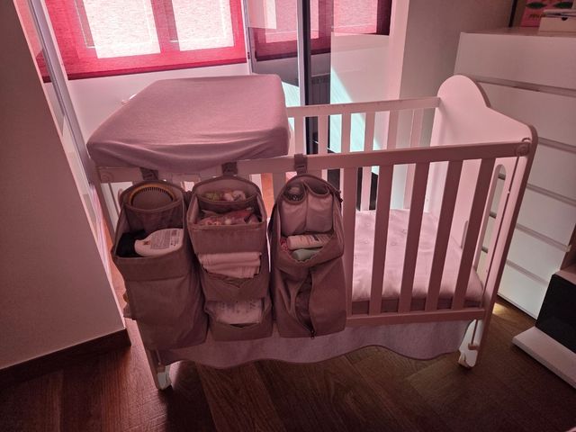 Cuna con cambiador y colchón