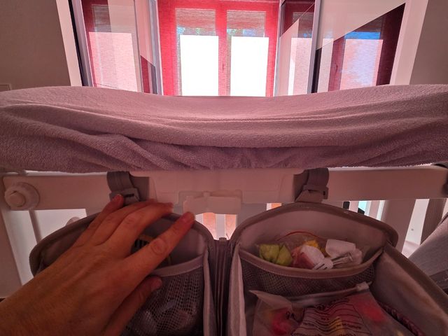 Cuna con cambiador y colchón