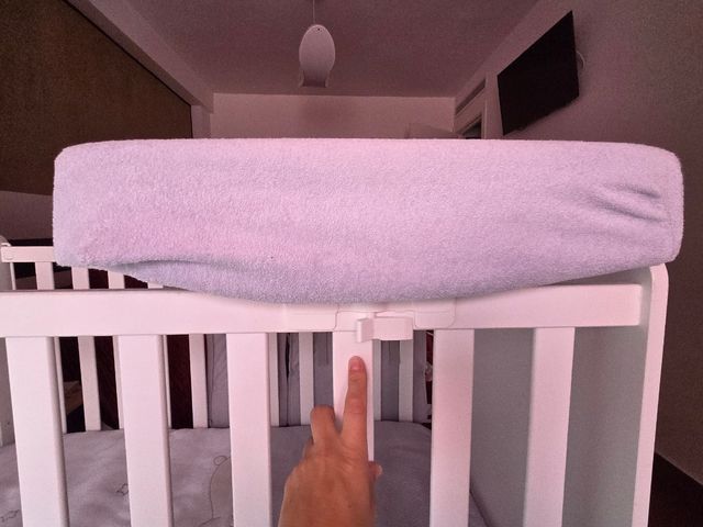 Cuna con cambiador y colchón