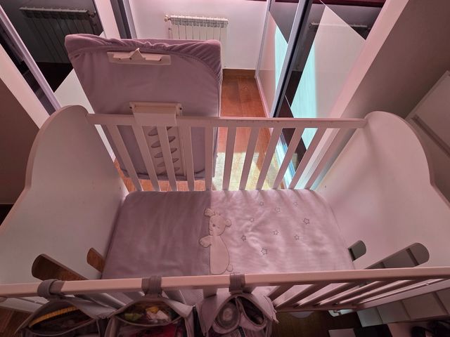 Cuna con cambiador y colchón