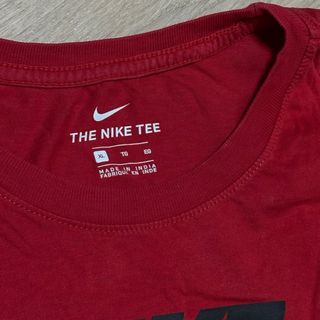 Camiseta Nike Roja Logo Negro