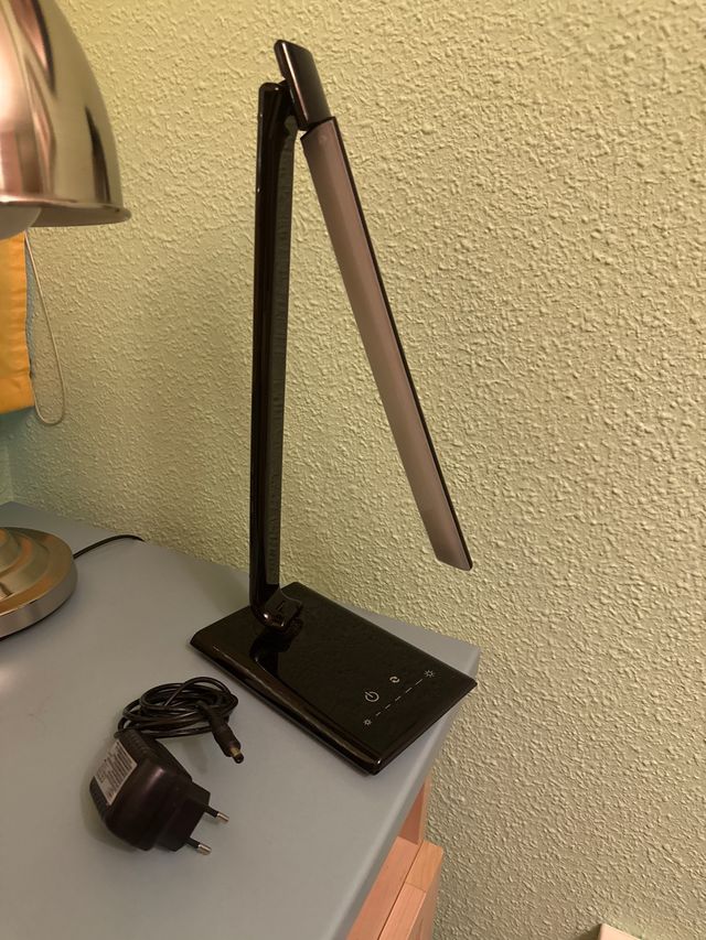 Lámpara LED Negra Moderna