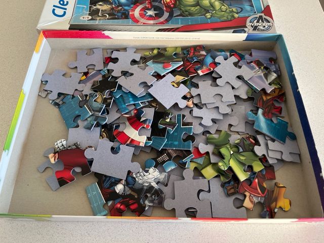 Puzzle Avangers Clementoni 104 piezas