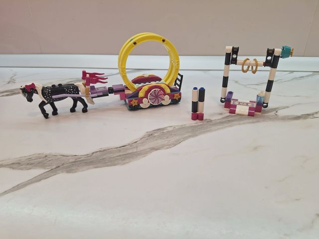 Lego Friends 41686 mundo de magia acrobacias