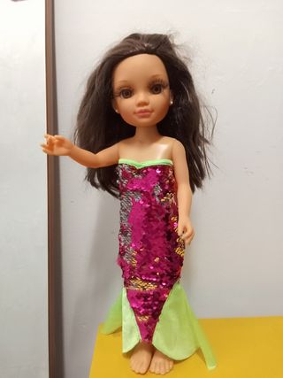 Muñeca Mónica con vestido brillante