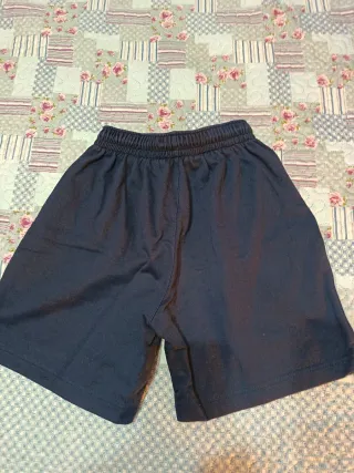 Pantalón corto escolar azul