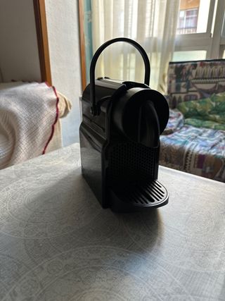Cafetera Nespresso DeLonghi Negra