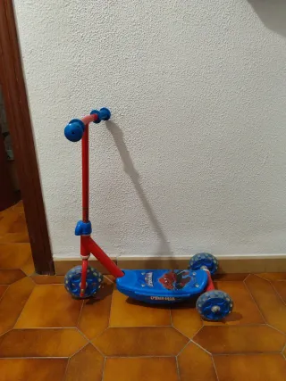 Patinete infantil 3 ruedas Spiderman