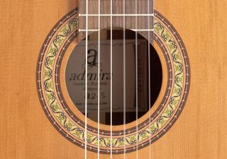 Guitarra Clásica Admira A2 Artesanía Satinada