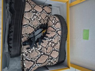 Botas serpiente talla 38 nuevas