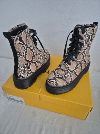 Botas serpiente talla 38 nuevas
