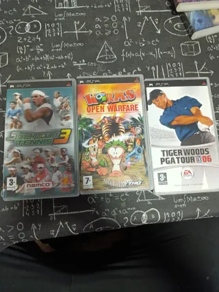 3 Juegos PSP: Smash Court, Tiger Woods, Worms