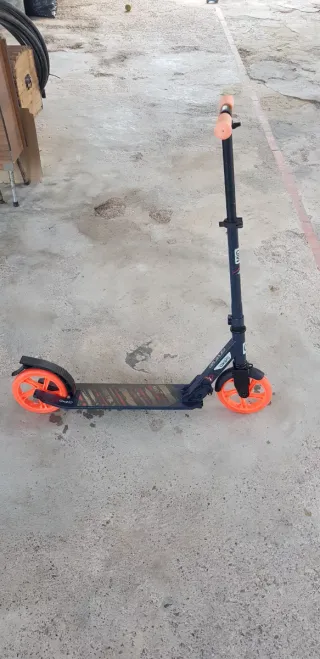 Patinete Scooter Oxelo MID 7 Niños Naranja Negro. 