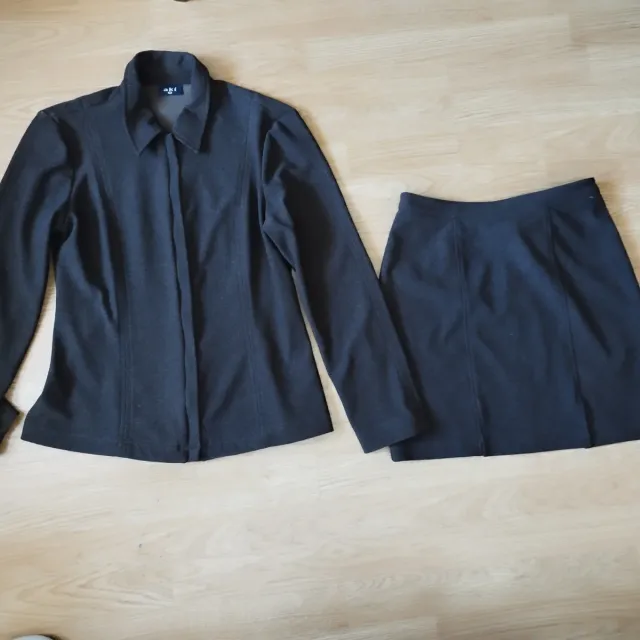 Conjunto formal marrón oscuro talla S