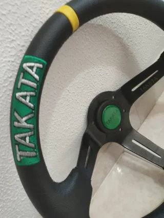 Volante desplazado piel