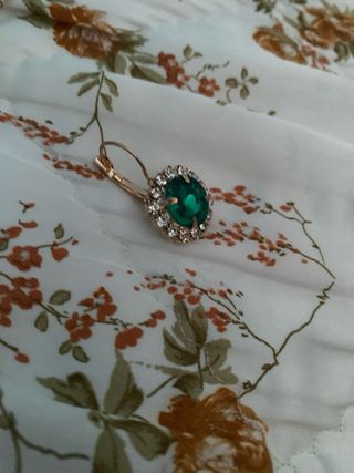 Collar y pendientes oro verde