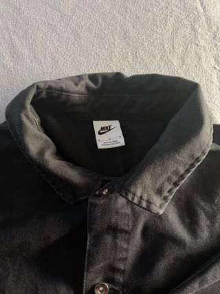Chaqueta Nike Negra Botones
