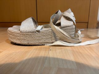 Sandalias cuña esparto beige