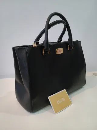 Bolso Michael Kors Negro.Sin asa larga