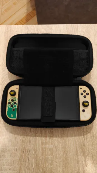 Funda Rígida Nintendo Switch Tela