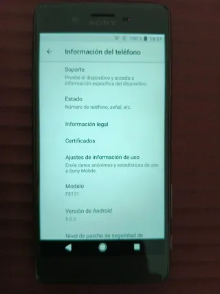 Custodia e telefono Sony Xperia F8131