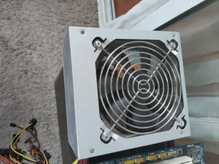 Fuente de alimentación PC Plata