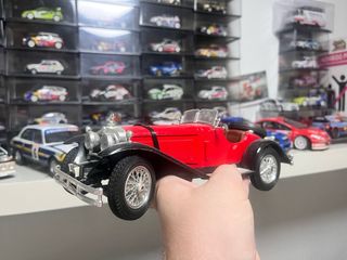 Lote 3 coches 1/18 y 1 coche 1/24