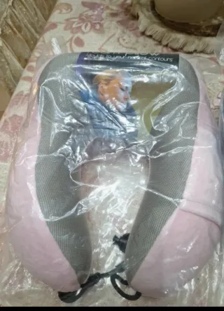 Cuscino da viaggio grigio e rosa