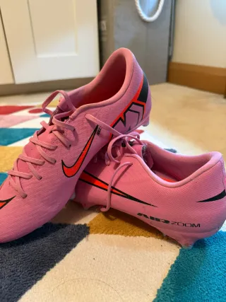 Zapatillas Nuevas  Nike Futbol Mujer Rosas nuevas