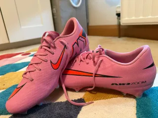 Zapatillas Nuevas  Nike Futbol Mujer Rosas nuevas
