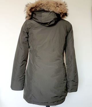 Abrigo Woolrich verde con capucha y pelo Talla M