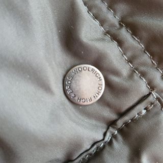 Abrigo Woolrich verde con capucha y pelo Talla M