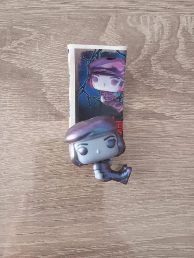 Figura Robin Stranger Things  demostró lado Kinde