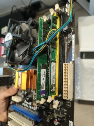 Placa Base ASUS P5QL/EPU + Intel Core 2 Quad