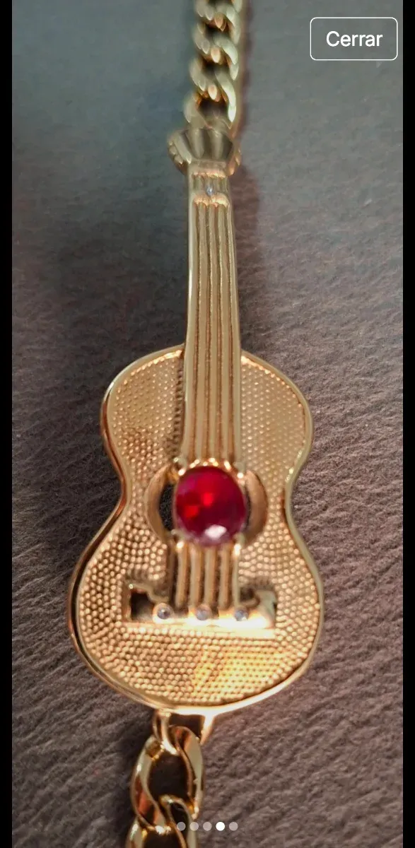 Plusera  esclava Guitarra