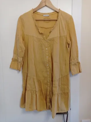 Camisa amarilla con volantes